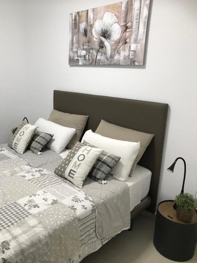 Villa Birdie 菲内斯特拉特 外观 照片